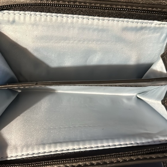 Coach - Picture 9 of 11